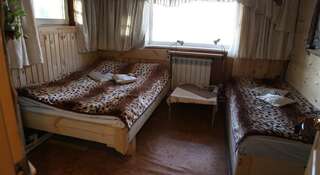 Гостиница Никола Отель Листвянка Двухместный номер с 2 отдельными кроватями и общей ванной комнатой-2
